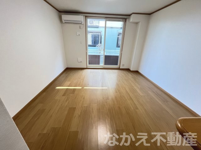 【寝室】 | 広くて明るい寝室