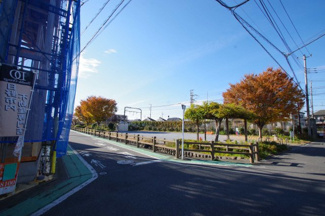 【前面道路含む現地写真】