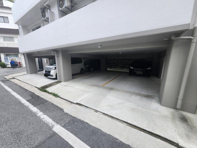 リンクレストの駐車場