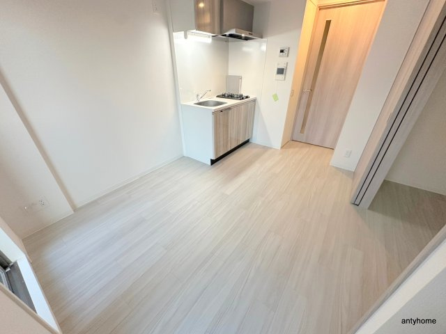 ソルテラス阿波座ウィズ　仲介手数料無料の居間・リビング