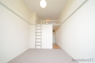 【居間・リビング】 | レオパレス新金岡 | 広々としたお部屋♪