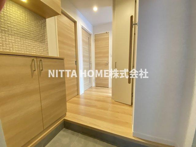 シャーメゾン　Ｋｅｙ　Ｌｕｃｋの玄関|玄関収納とほかにシューズボックスもついていて収納豊富◇