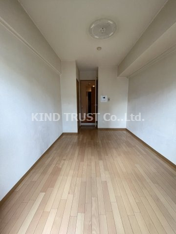 エスリード南森町駅前の居間・リビング|ゆったりとした居間です