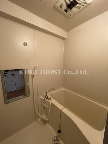 エスリード南森町駅前の浴室|コンパクトで使いやすいお風呂です