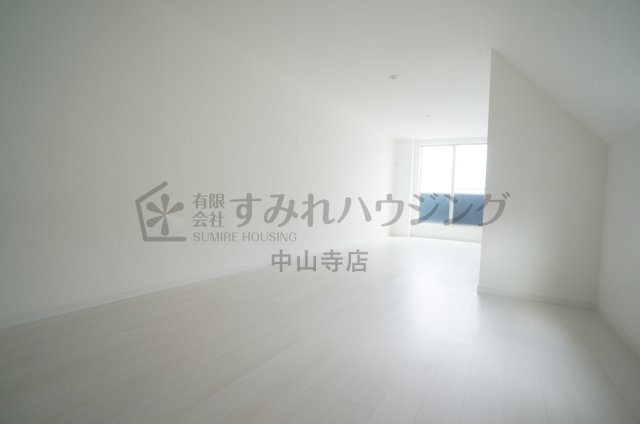 安倉南ガレージハウスの洋室