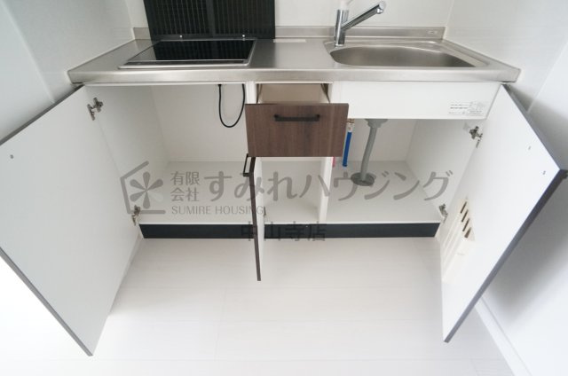 安倉南ガレージハウスのキッチン