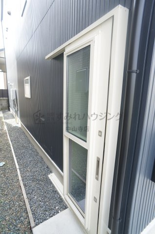 安倉南ガレージハウスのエントランス