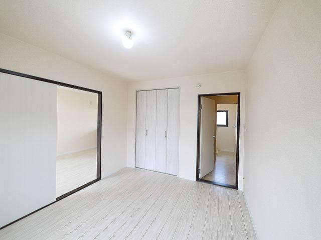 エクセル青垣の内装|ゆったりした洋室です