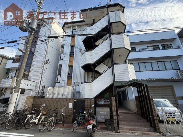 ラプティメゾン長居の外観