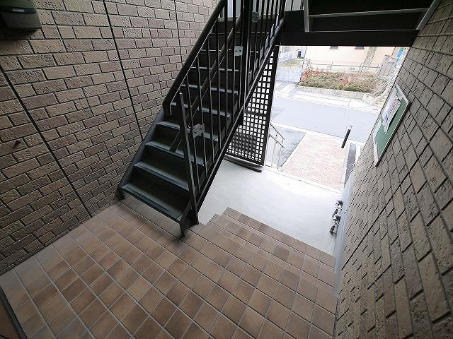 エトワール州見台のその他共用部分|毎日通るエントランスはこのようになっています