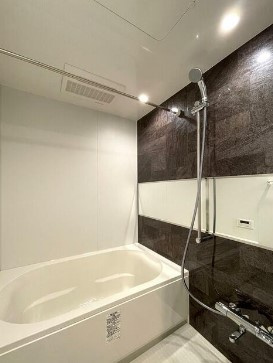 【浴室】 | シェル中野弥生町 | 追い焚き機能、浴室乾燥機付きバス。