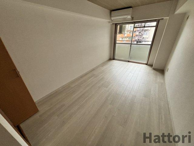 アーデン新大阪の居間・リビング