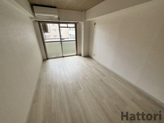 アーデン新大阪の居間・リビング