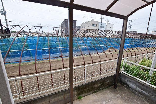 西宮市荒木町中古戸建│3LDK+駐車2台可のバルコニー|1階LDK隣接（南面）