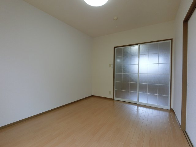 【洋室】 | リヴェールキャッスル　D