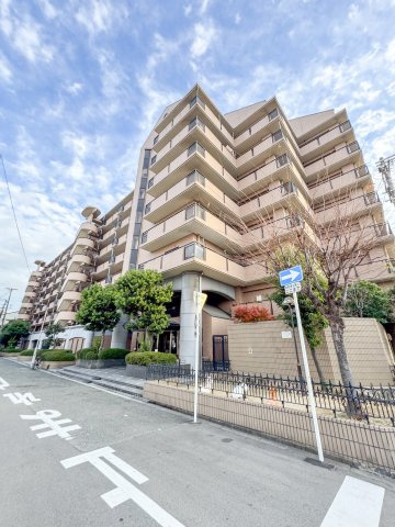 カワデンエミネンスハイツの外観