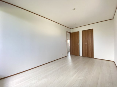 【洋室】 | うるま市前原（全4棟）ラスト2号棟 | 2号棟　洋室7.5帖＋WIC付き♪