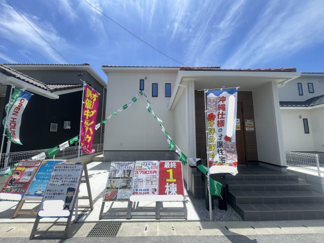 うるま市前原（全4棟）ラスト2号棟の外観|2号棟　並列駐車2台可♪