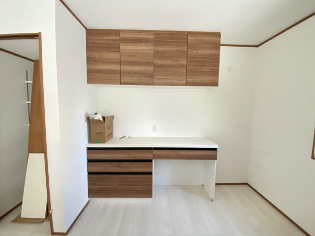 うるま市前原（全4棟）ラスト2号棟のキッチン|2号棟　カップボード付き♪