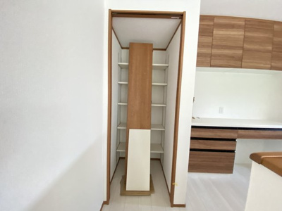 【収納】 | うるま市前原（全4棟）2号棟 | 2号棟　パントリー付き♪