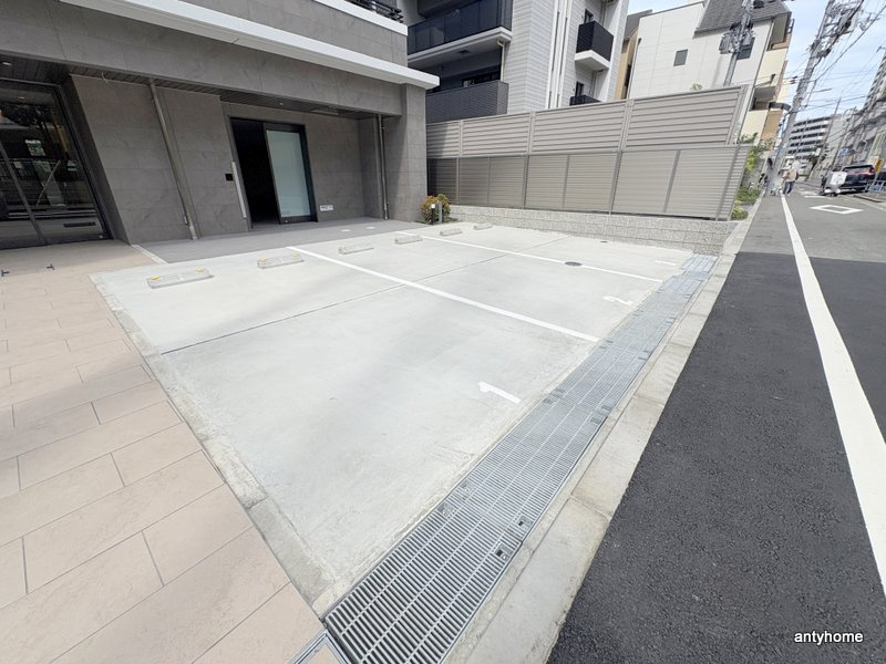 ロイジェント玉川　仲介手数料無料の駐車場