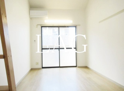 【居間・リビング】 | コア・フォーレストタウンⅡ | 洋室のお部屋です。