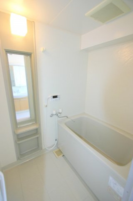 【浴室】 | 岡町グリーンハイツ | ※同タイプの写真となり、実際のお部屋とは異なる場合があります