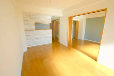 【居間・リビング】 | 岡町グリーンハイツ | ※同タイプの写真となり、実際のお部屋とは異なる場合があります