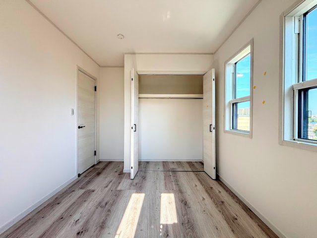 戸塚区前田町　新築戸建ての洋室|◆気持ちの良い風が室内へ入り込む居室。家具を配置しても広々ご利用いただけます！！
