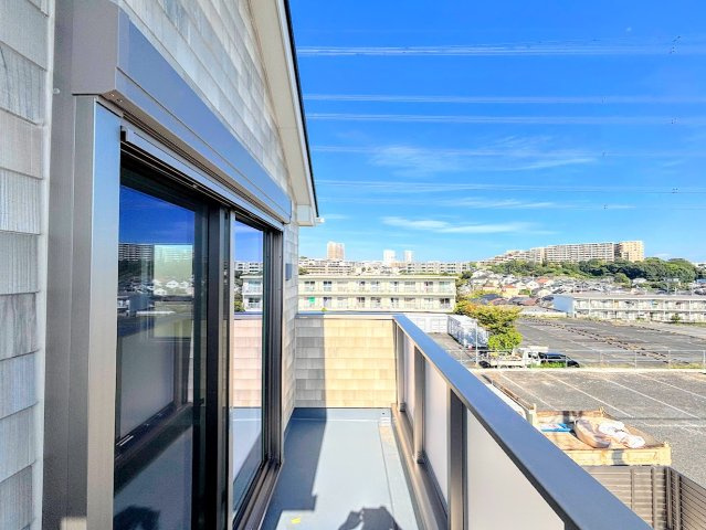 戸塚区前田町　新築戸建てのバルコニー|◆日当たり良好なバルコニー！毎日のお洗濯にも嬉しいですね！
