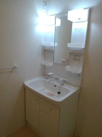 エクメーネセトル　Ｃの洗面所|脱衣スペースもあります