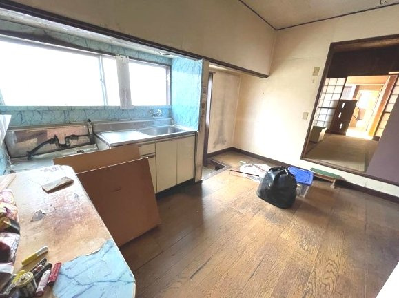 東金市東新宿　中古店舗付戸建のキッチン|国道126号店舗付住宅住宅 敷地約152坪 都市ガス上下水駐車6台可能 JR東金線東金駅徒歩約11分