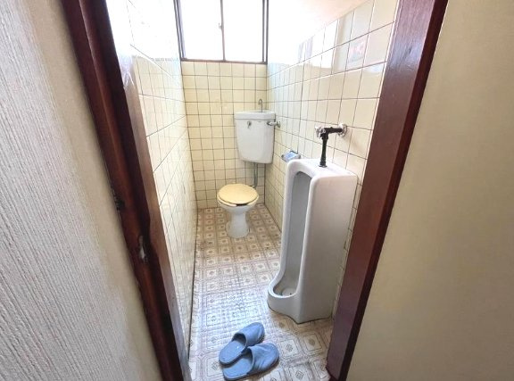 東金市東新宿　中古店舗付戸建のトイレ|国道126号店舗付住宅住宅 敷地約152坪 都市ガス上下水駐車6台可能 JR東金線東金駅徒歩約11分