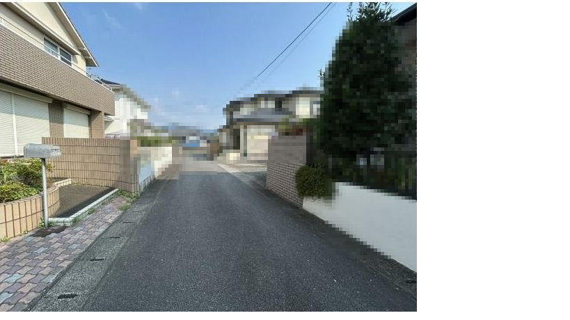 八代市竹原町中古戸建ての前面道路含む現地写真