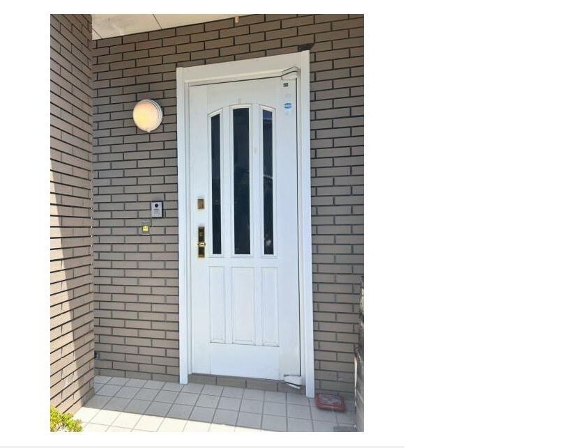 八代市竹原町中古戸建ての玄関