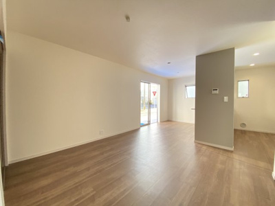 【居間・リビング】 | うるま市江洲（全4棟）ラスト3号棟 | 3号棟　LDK16帖♪リビング階段♪