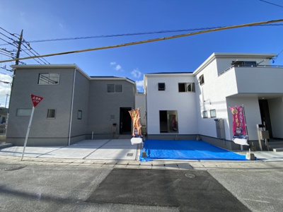 【外観】 | うるま市江洲（全4棟）ラスト3号棟 | 3号棟　並列駐車2台完備♪