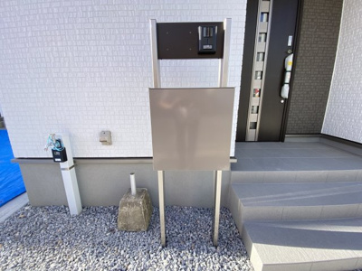 【設備】 | うるま市江洲（全4棟）ラスト3号棟 | 3号棟　オシャレなポスト付き♪