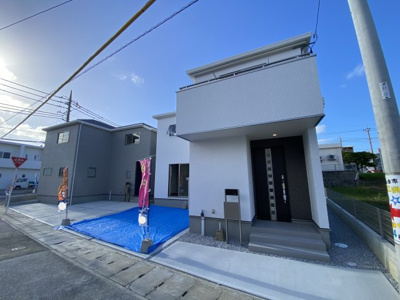 【外観】 | うるま市江洲（全4棟）ラスト3号棟 | 3号棟　並列駐車2台完備♪