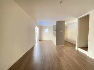 【居間・リビング】 | うるま市江洲（全4棟）ラスト3号棟 | 3号棟　LDK16帖♪リビング階段♪