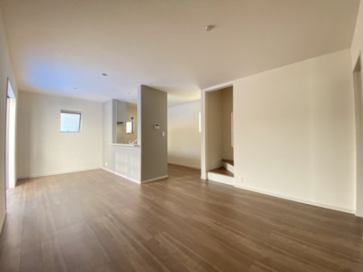 【居間・リビング】 | うるま市江洲（全4棟）ラスト3号棟 | 3号棟　LDK16帖♪リビング階段♪