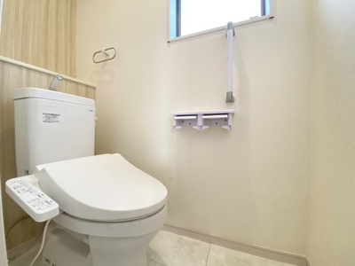 【トイレ】 | うるま市江洲（全4棟）ラスト3号棟 | 3号棟　温水洗浄便座♪