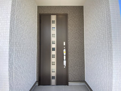 【玄関】 | うるま市江洲（全4棟）ラスト3号棟 | 3号棟　スマートキー付き♪