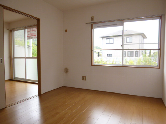 ニューシティK＆Eの洋室