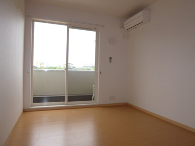 【居間・リビング】 | リーベ塩生 | 洋室