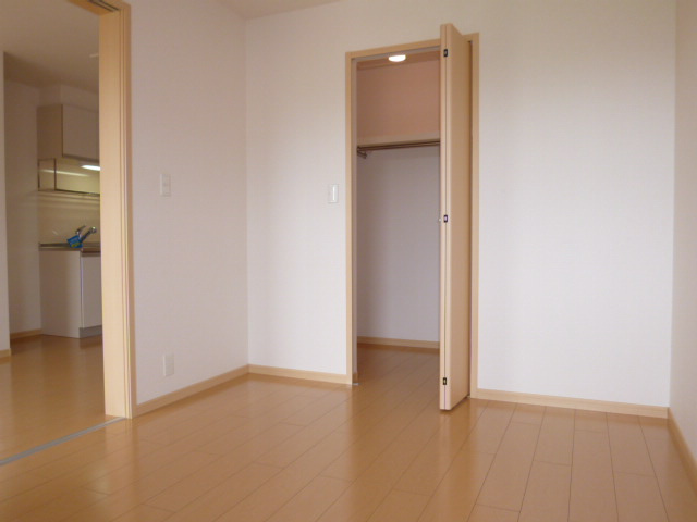 リーベ塩生の洋室