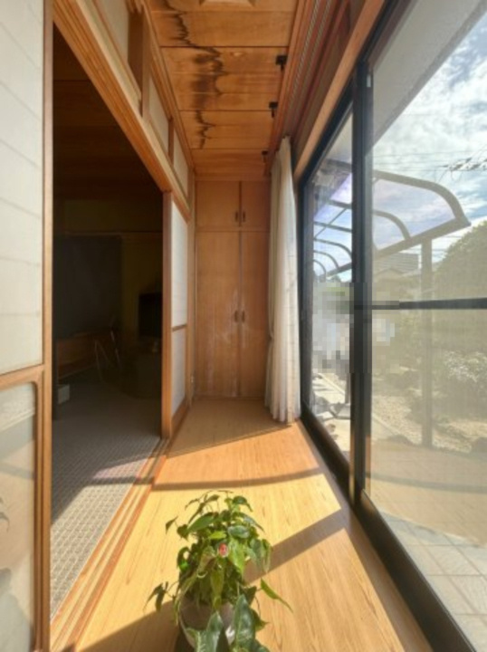 和泉市いぶき野2丁目戸建の和室|広縁