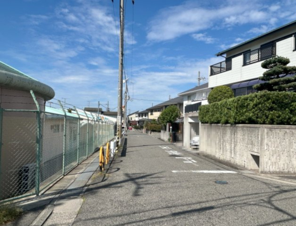 和泉市いぶき野2丁目戸建の前面道路含む現地写真|南側前面道路