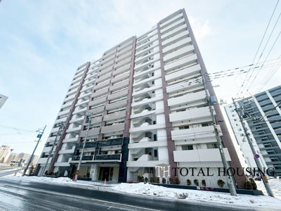 【外観】 | クルーザーバレー札幌プレミアム | 流行に左右されず、将来にわたって価値が継続する「上質」な佇まい。おしゃれな雰囲気や自然の潤い、親しみやすさといった暮らしを豊かにしてくれる住空間です。