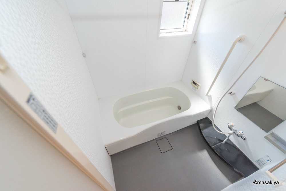 ディアコート金箱の浴室|お風呂　一坪タイプで広々です。